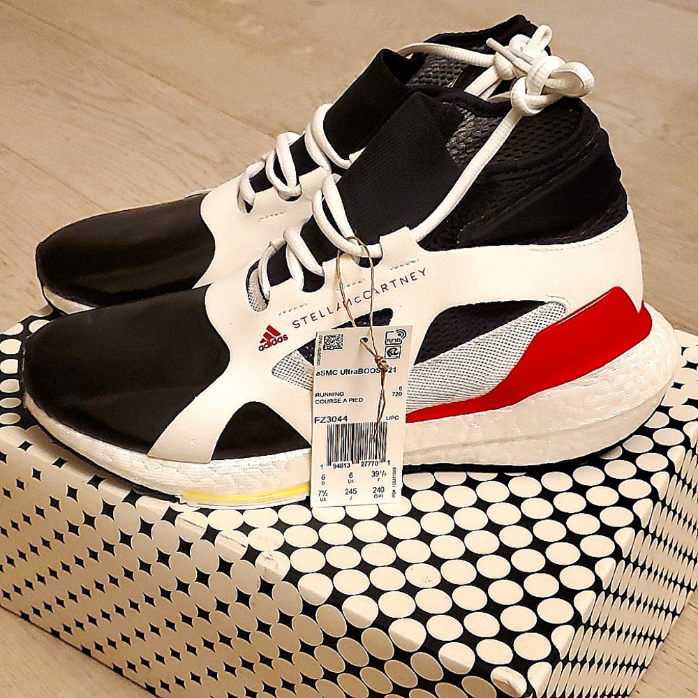 NWT Adidas Women's Stella McCartney Ultraboost 21 Sneakers